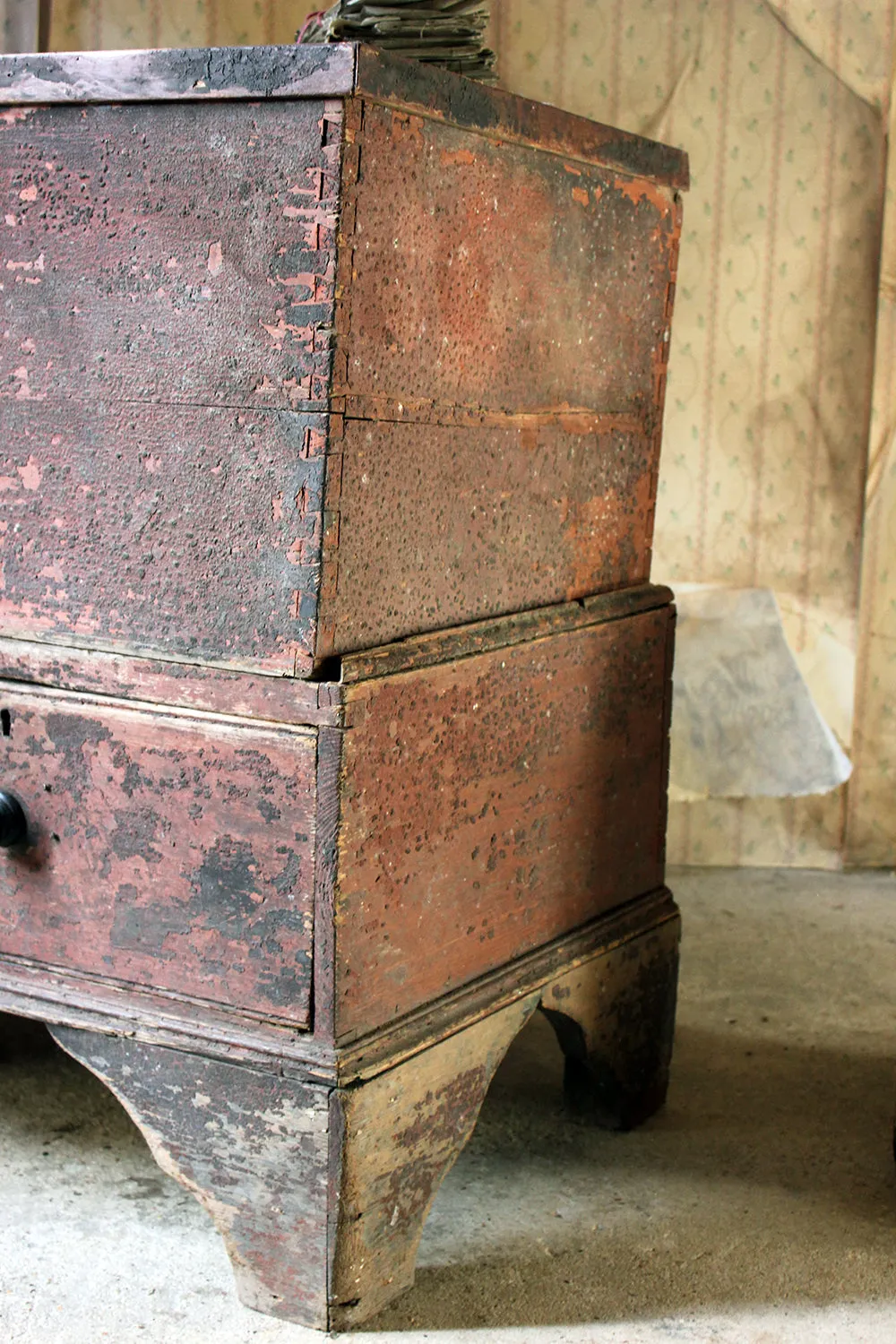 A Gorgeous George III Plum Painted Pine Mule Chest c.1800