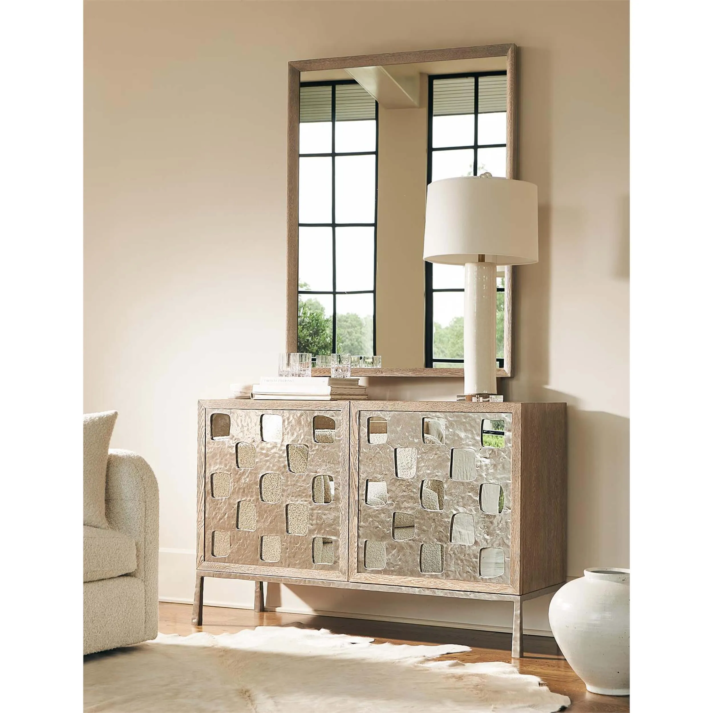 Aventura Door Chest
