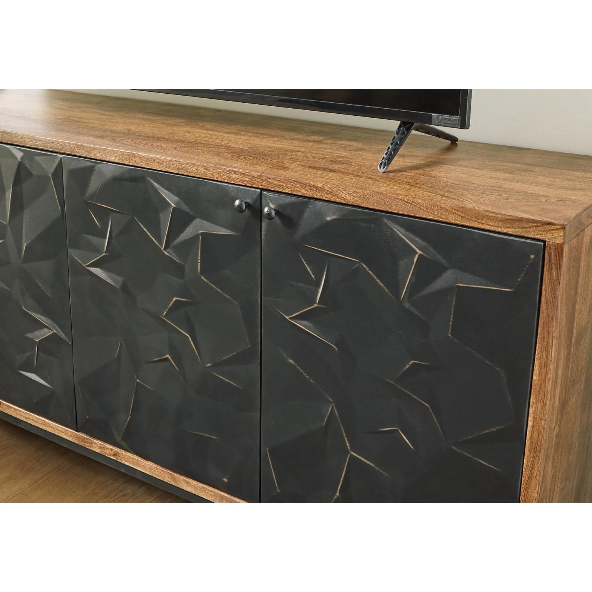 Dorannby Accent Cabinet