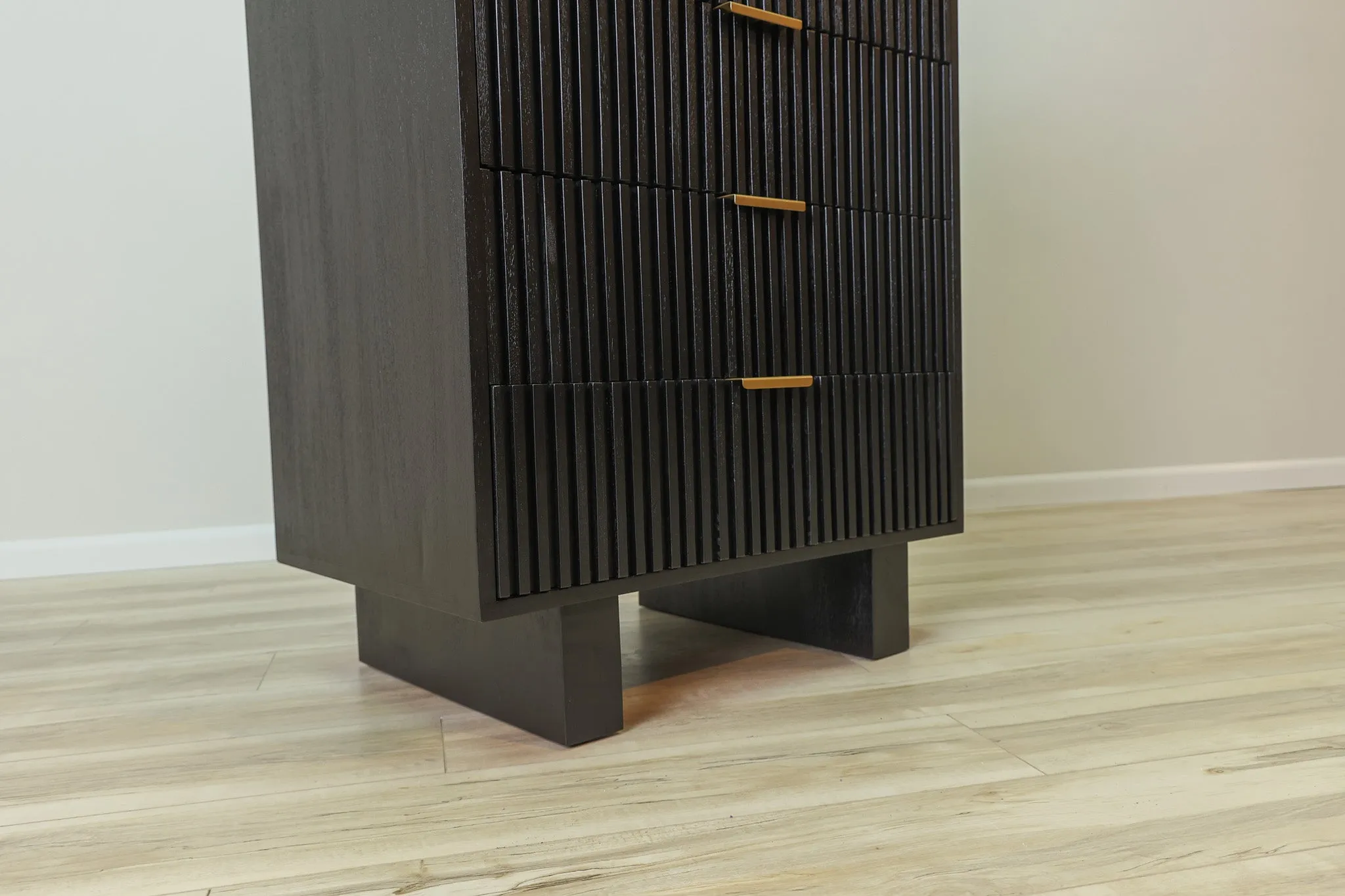 Dunn Chest