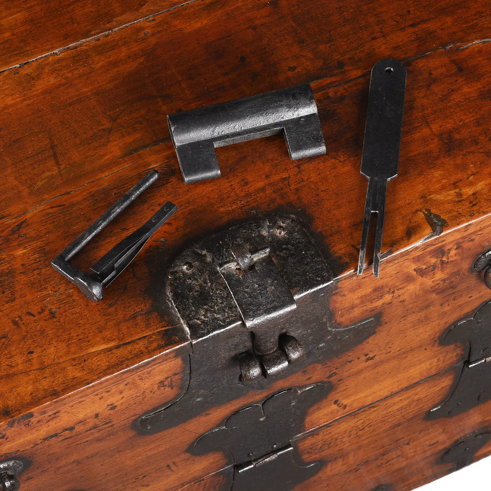 Korean Pear Wood Bandaji From Jeju Do - 19th Century