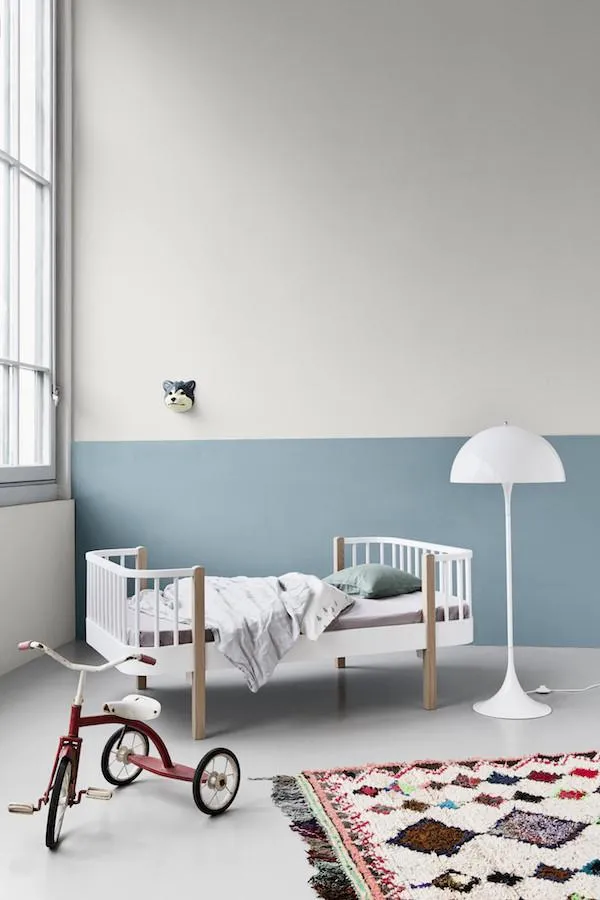 Oliver Furniture - Wood Junior Bed in White & Oak