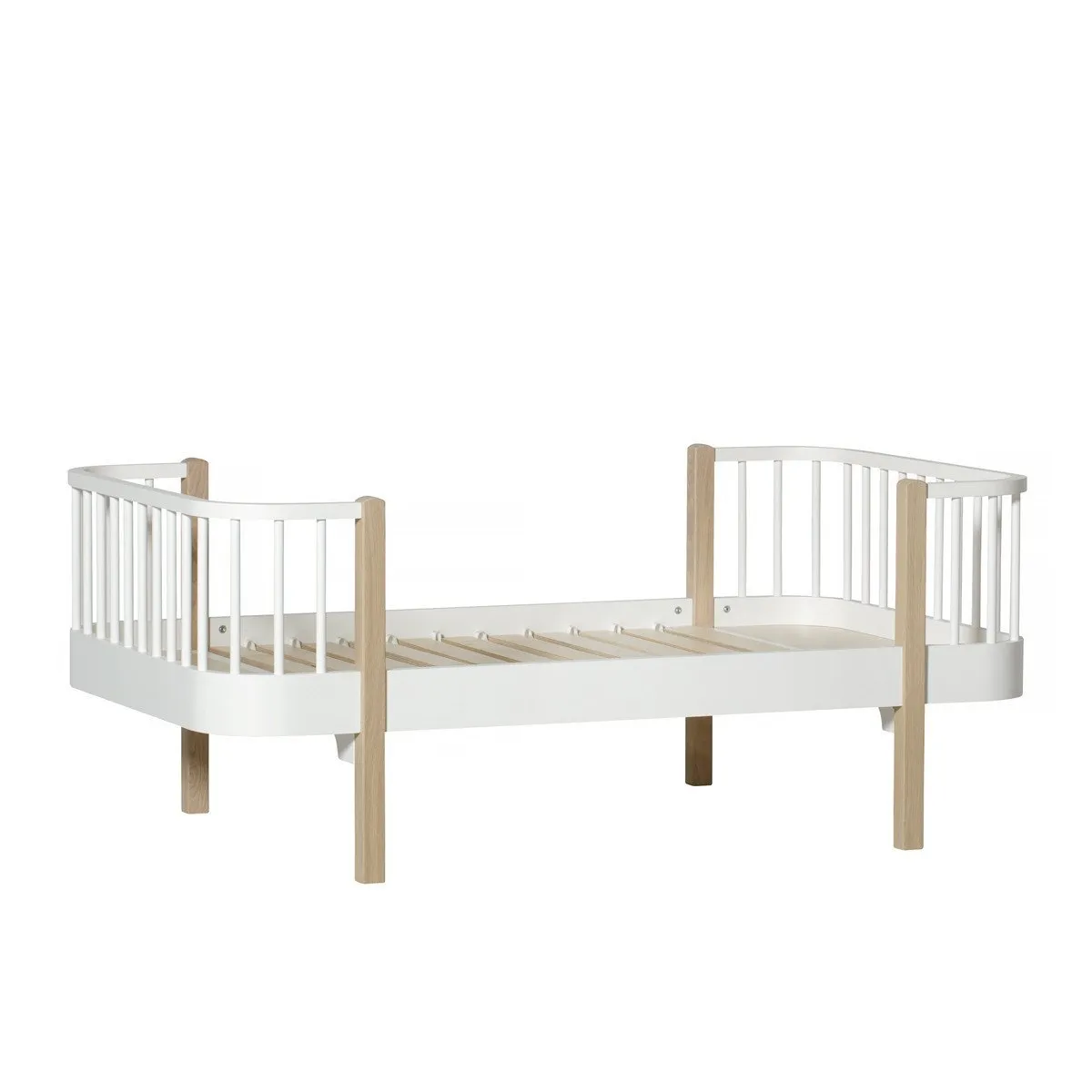 Oliver Furniture - Wood Junior Bed in White & Oak