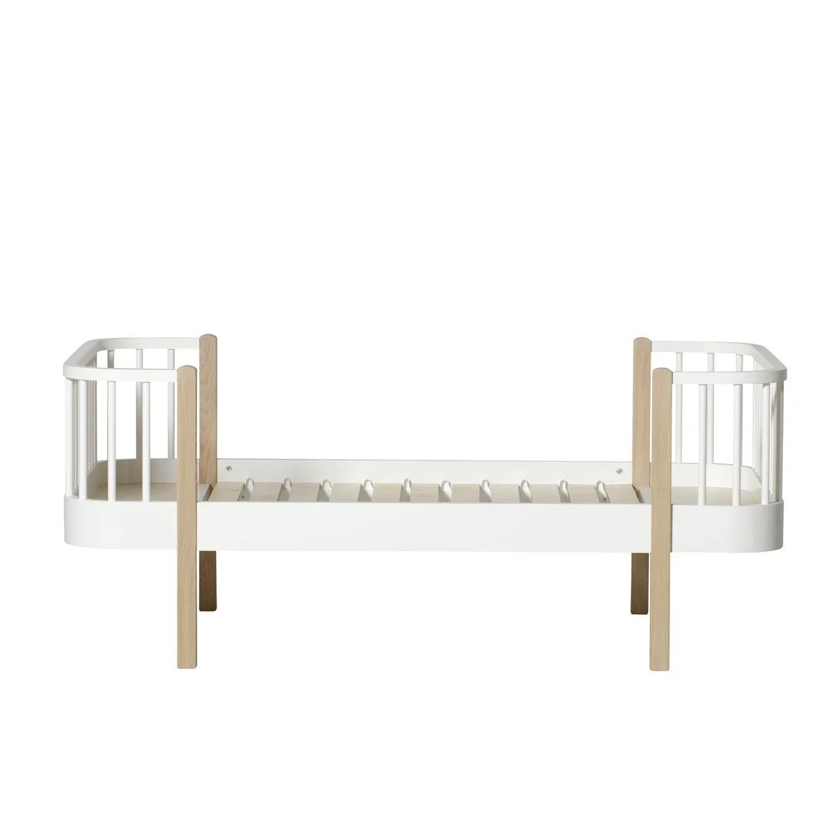 Oliver Furniture - Wood Junior Bed in White & Oak