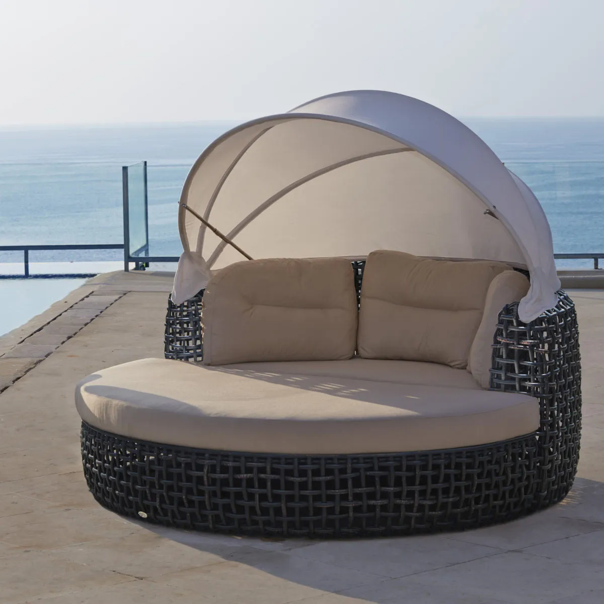 Skyline Design Dynasty Daybed